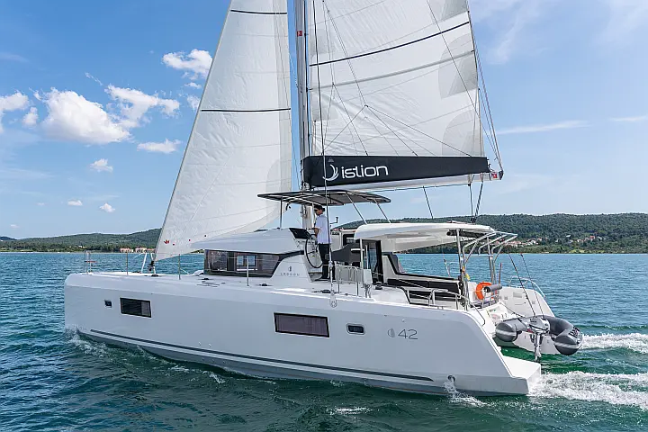 Lagoon 42 A/C & GEN & WM - 