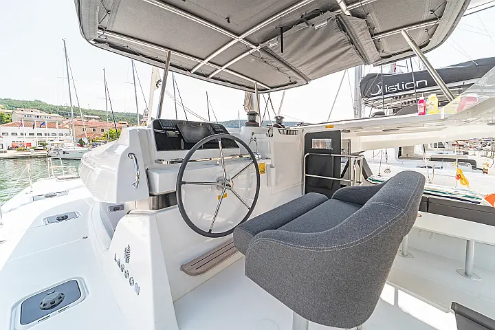 Lagoon 42 A/C & GEN & WM - 