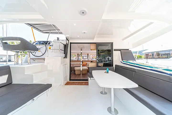 Lagoon 42 A/C & GEN & WM - 