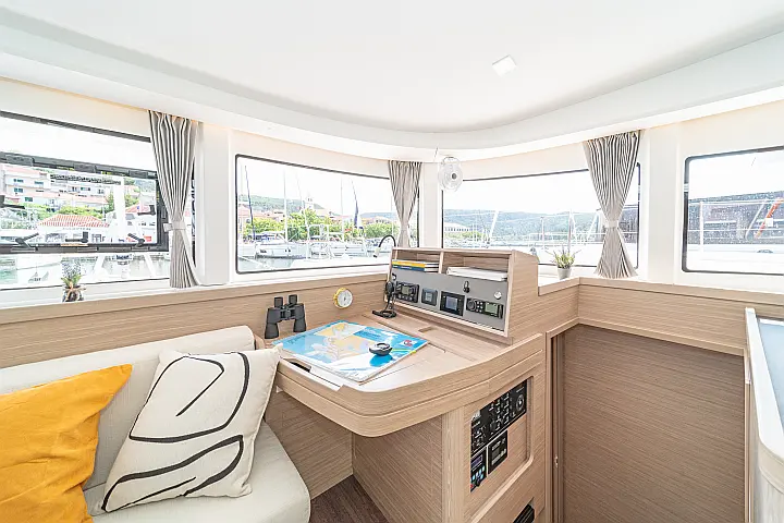Lagoon 42 A/C & GEN & WM - 