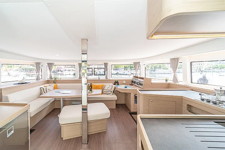 Lagoon 42 A/C & GEN & WM - 