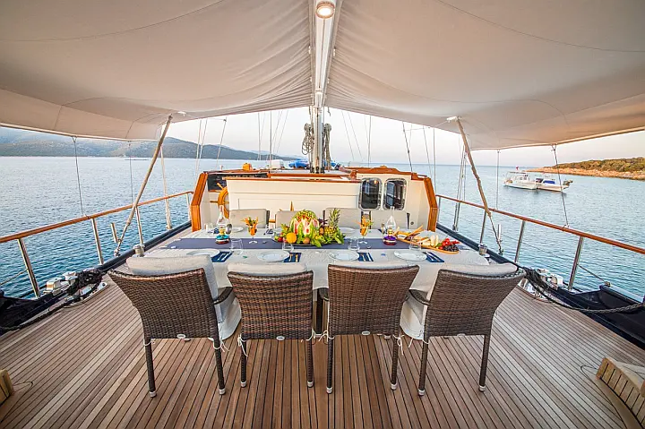 MOTORSAILOR DEA DEL MARE - 