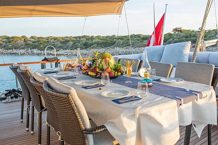 MOTORSAILOR DEA DEL MARE - 