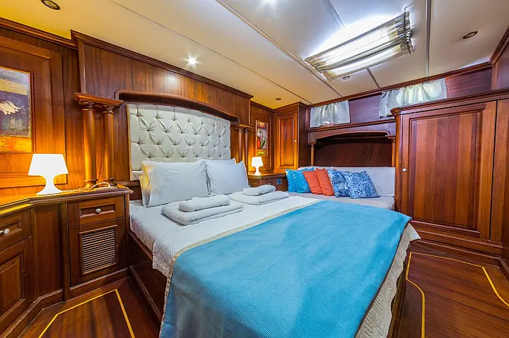 MOTORSAILOR DEA DEL MARE - 