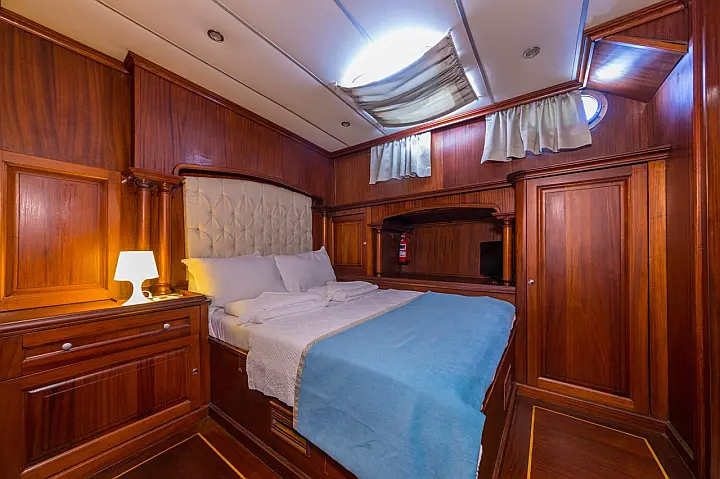 MOTORSAILOR DEA DEL MARE - 