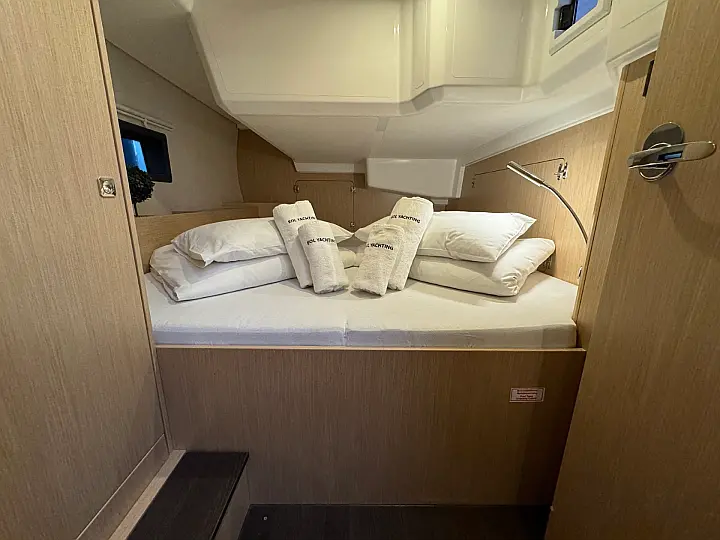 Bavaria C42 - 