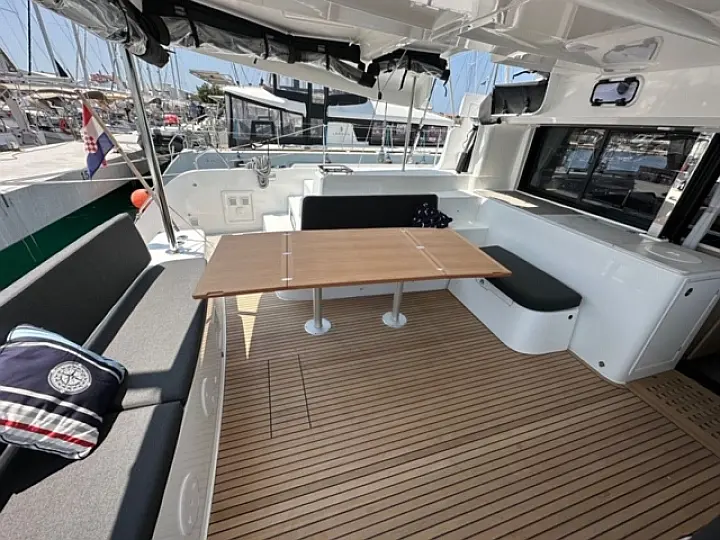 Lagoon 46 - ELEGANCE LINE - 
