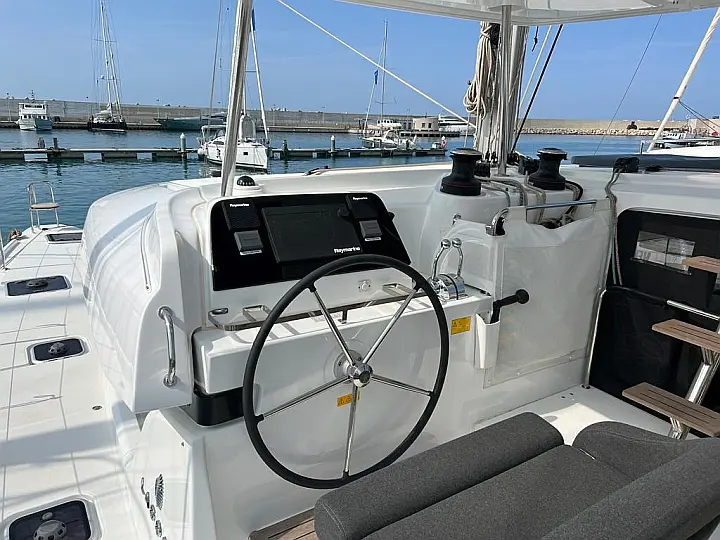 Lagoon 42 - 