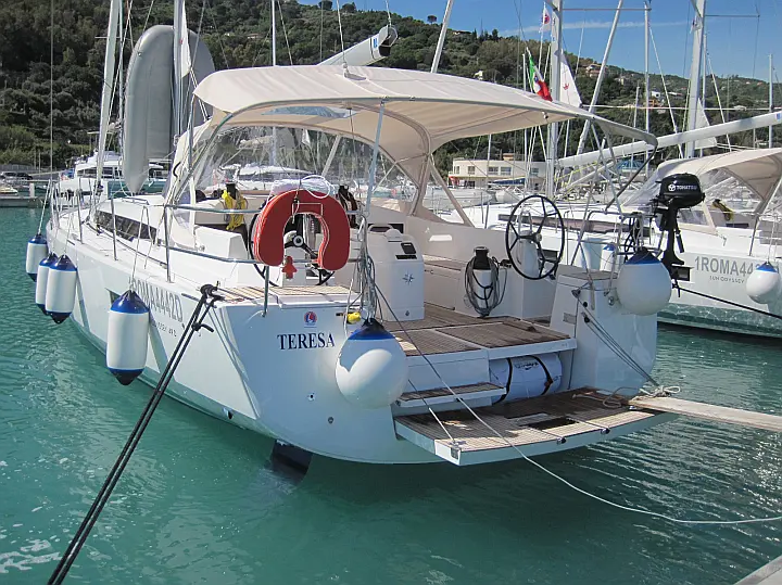 Sun Odyssey 490 - External image