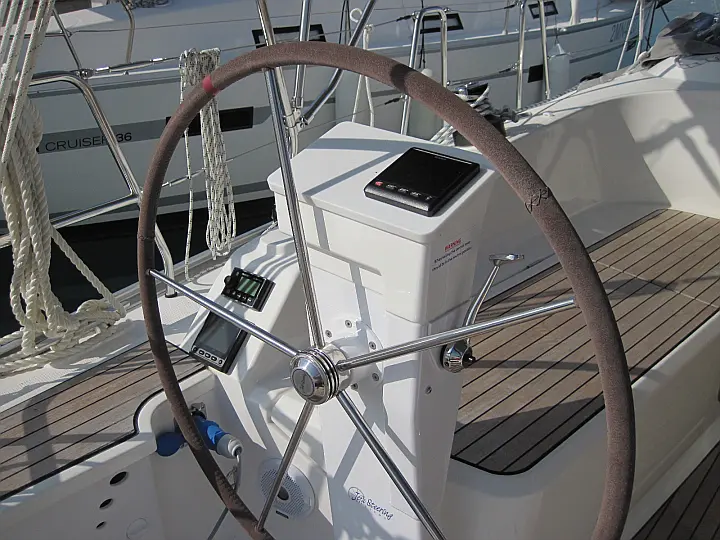 Bavaria Cruiser 37 - 