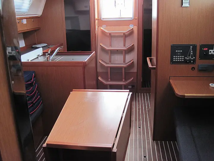 Bavaria Cruiser 37 - 