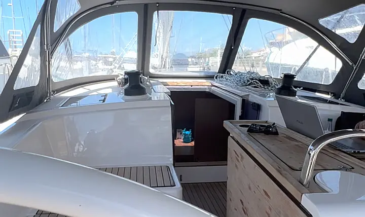 Bavaria C42 - 