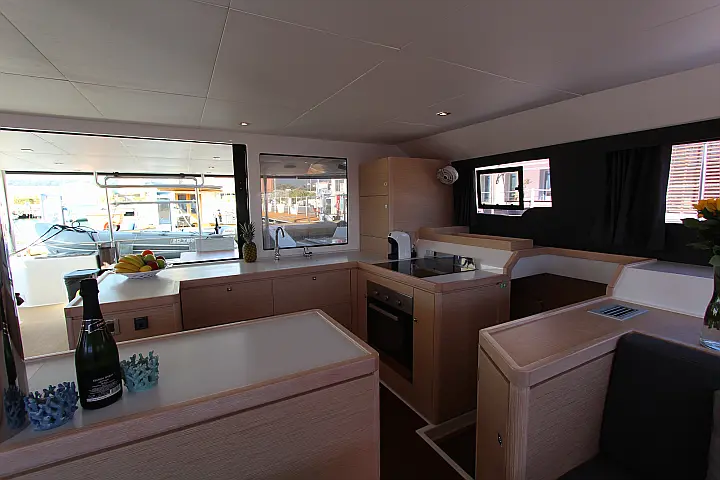 Dufour Catamaran 48 5c+5h - 