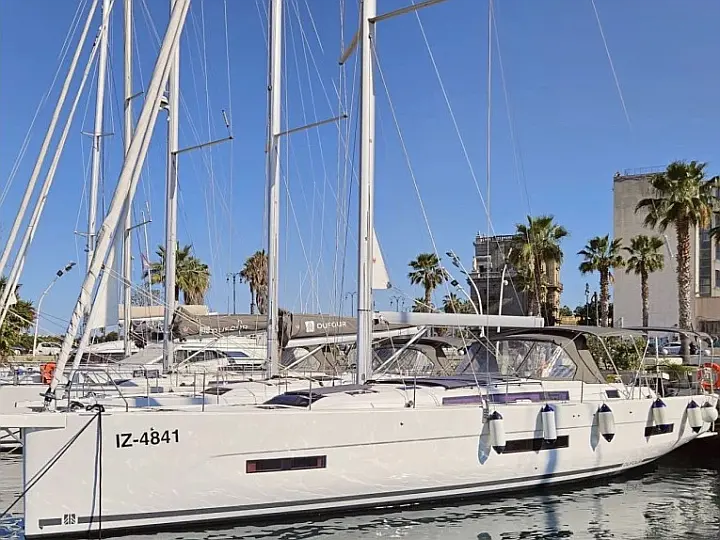 Dufour 530 - External image