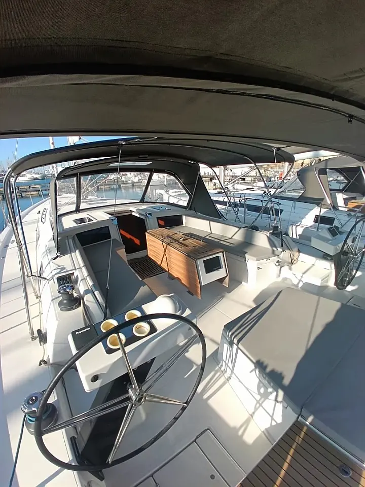 Dufour 530 - 