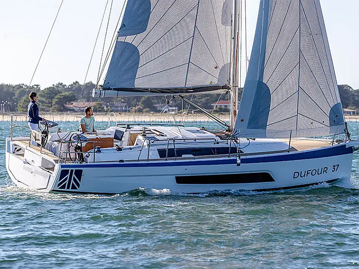 Dufour 37 - External image