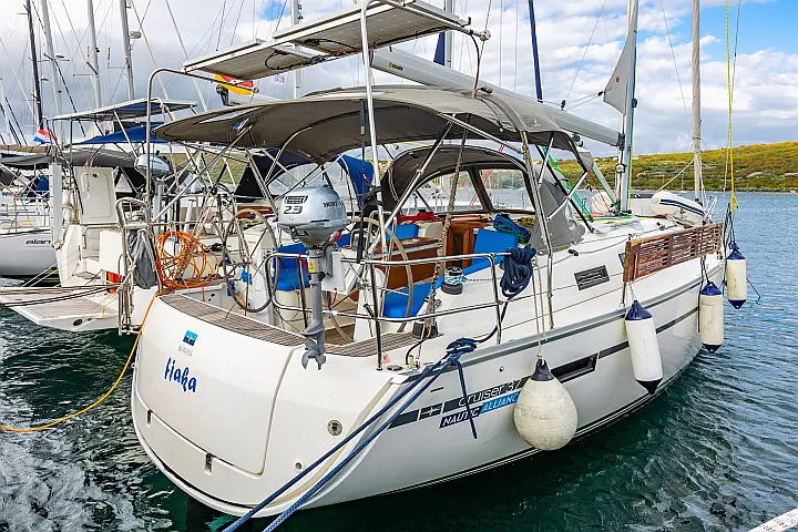 Bavaria Cruiser 37 - 