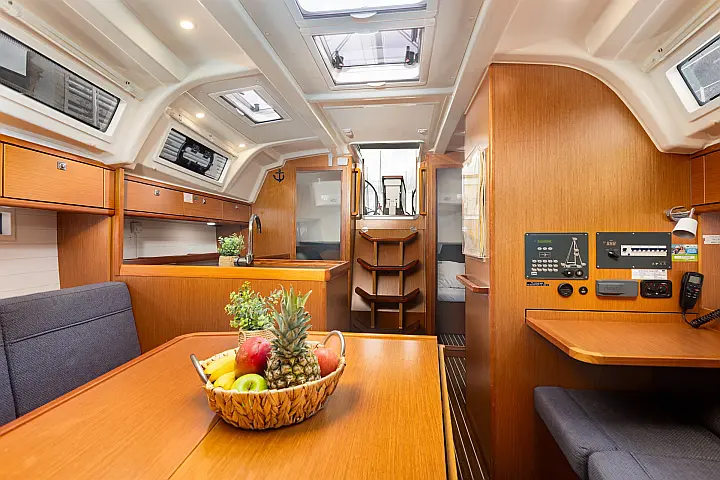 Bavaria Cruiser 37 - 