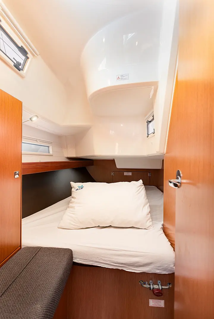 Bavaria Cruiser 37 - 