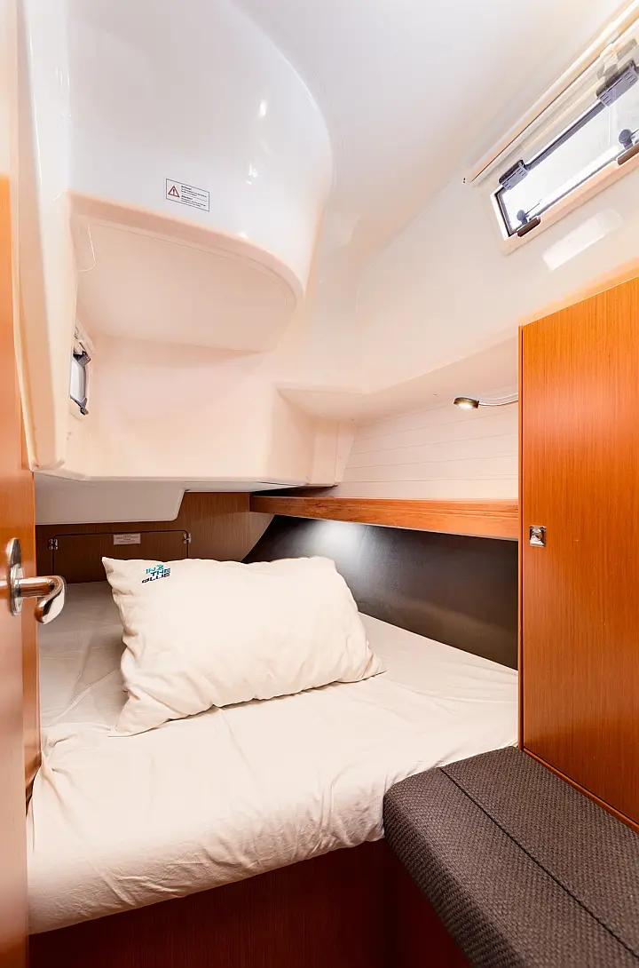 Bavaria Cruiser 37 - 