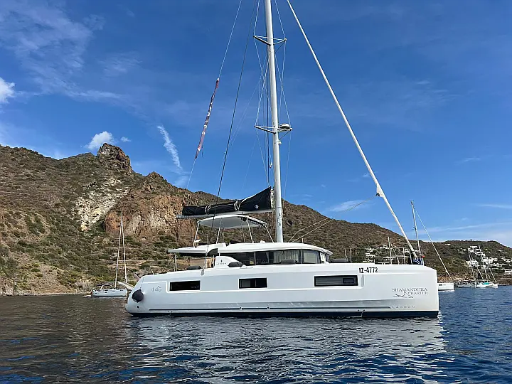 Lagoon 46  - External image