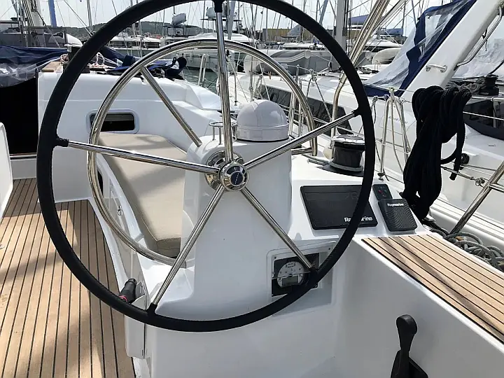 Sun Odyssey 519 - 