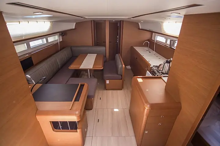 Sun Odyssey 519 - 