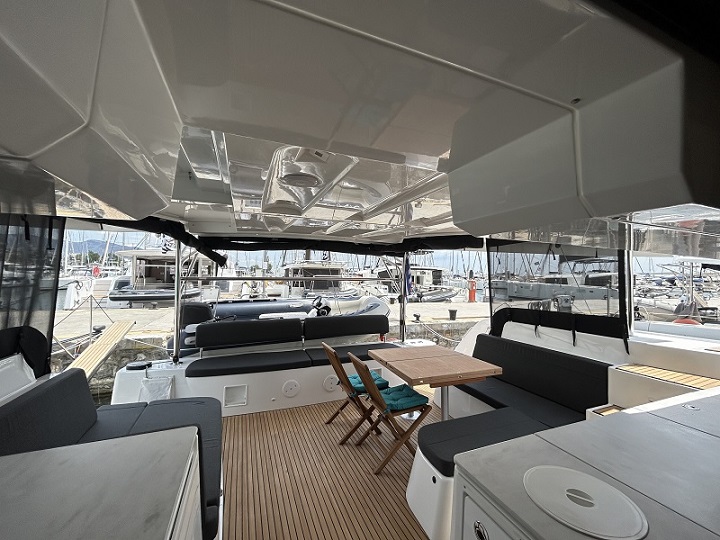 Lagoon 46 (LUXURY Equipped, SKIPPERED only) - 