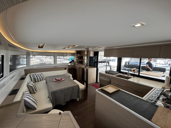 Lagoon 46 (LUXURY Equipped, SKIPPERED only) - 