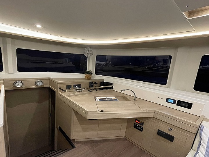 Lagoon 46 (LUXURY Equipped, SKIPPERED only) - 