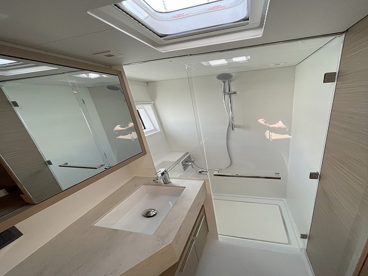 Lagoon 46 (LUXURY Equipped, SKIPPERED only) - 