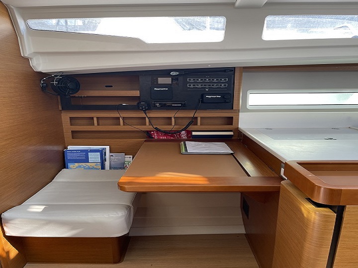 Sun Odyssey 440 (possible to be converted to 3 cabins) - 