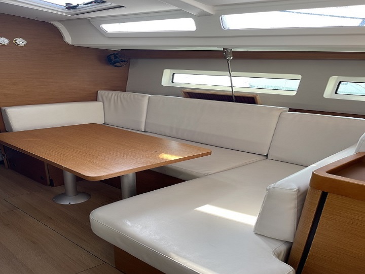 Sun Odyssey 440 (possible to be converted to 3 cabins) - 