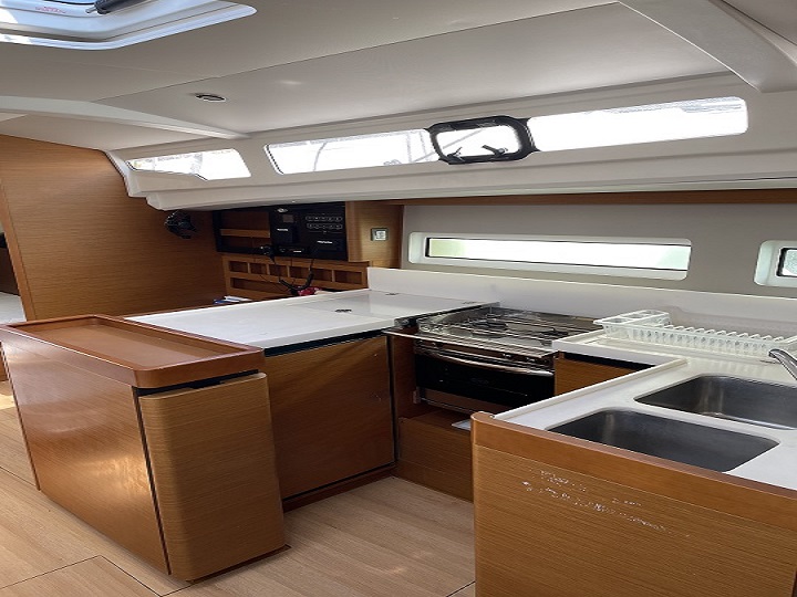 Sun Odyssey 440 (possible to be converted to 3 cabins) - 