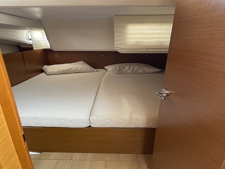 Sun Odyssey 440 (possible to be converted to 3 cabins) - 