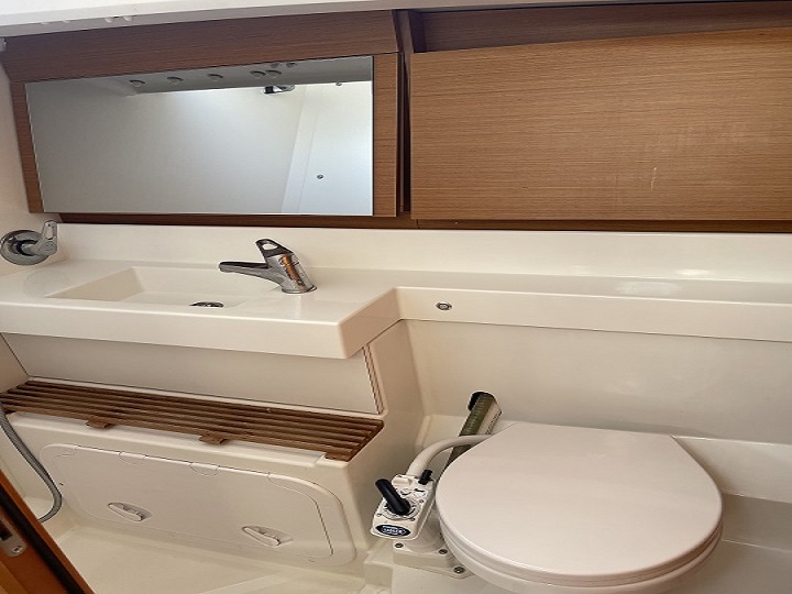 Sun Odyssey 440 (possible to be converted to 3 cabins) - 