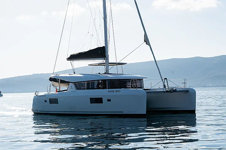 Lagoon 42 - 