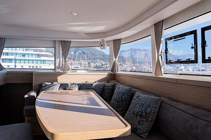 Lagoon 42 - 