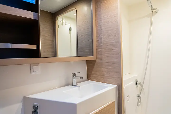 Lagoon 42 - 