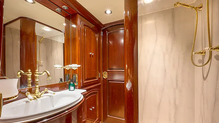 Benetti Classic 115 - 