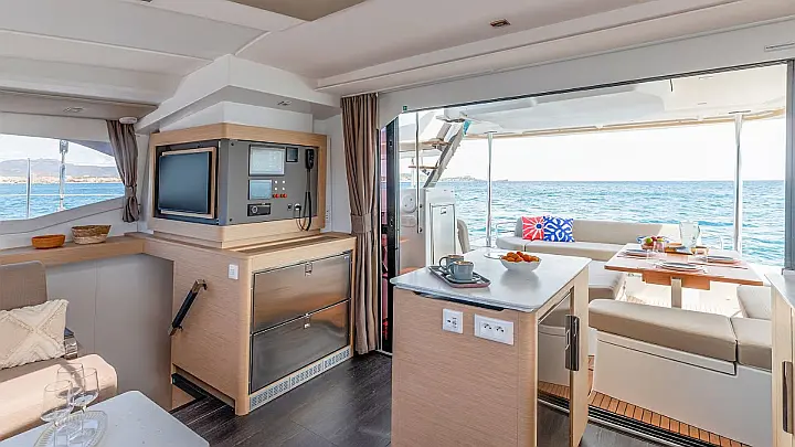 Fountaine Pajot New 44 - 