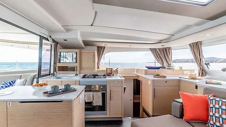 Fountaine Pajot New 44 - 