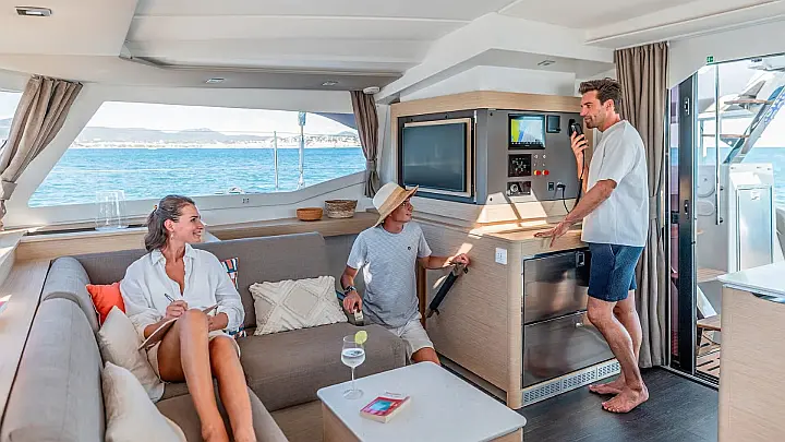 Fountaine Pajot New 44 - 