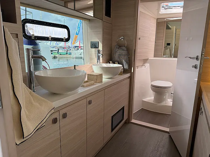 Aquila 50 Yacht - 
