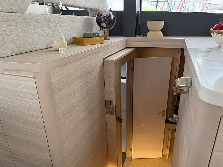 Aquila 50 Yacht - 