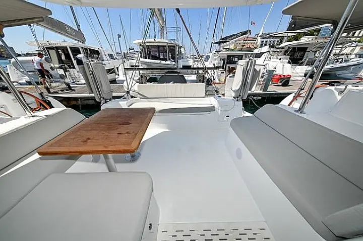 Excess 11 CAT/6 cab - 