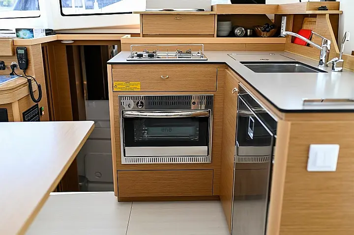 Excess 11 CAT/6 cab - 