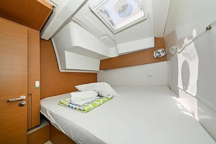 Excess 11 CAT/6 cab - 