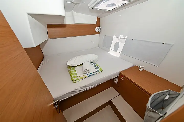 Excess 11 CAT/6 cab - 