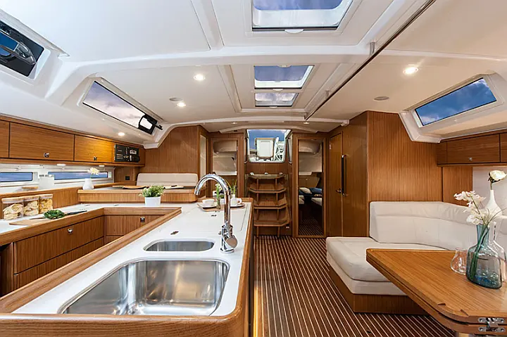 Bavaria Cruiser 56 - 